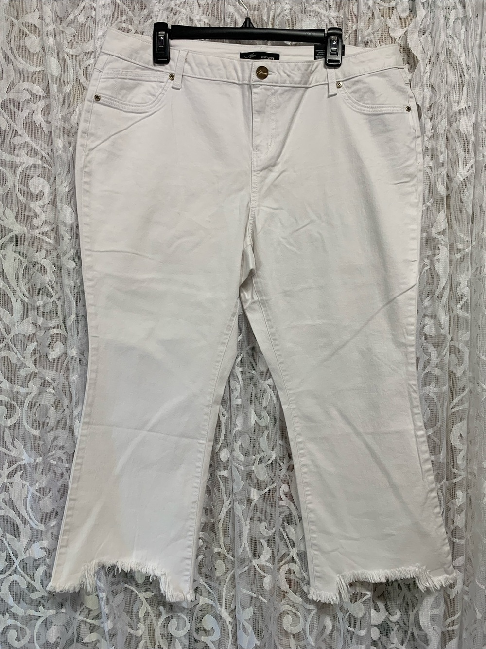 A3 denim White Cropped Frayed-Hem Jeans